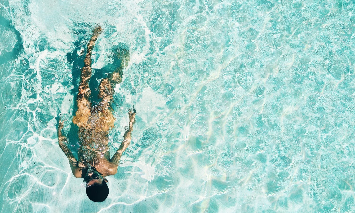 How Natural Plant Oils can Help to Protect your Skin this Summer